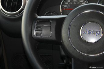 2014款牧马人3.0L撒哈拉四门版