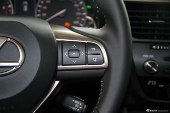 2016款雷克萨斯RX 2.0T自动200t两驱精英版