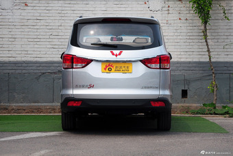 2015款五菱宏光S1 1.5L舒适型