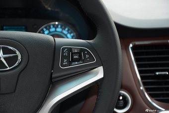 2016款瑞风M5 2.0T自动汽油公务版