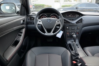 2016款奔腾B70 2.0L自动十周年纪念版