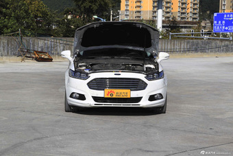 2013款蒙迪欧 2.0T自动240旗舰型