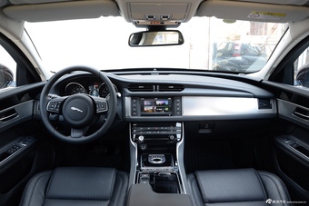 2016款捷豹XF 3.0T自动两驱风华版图片