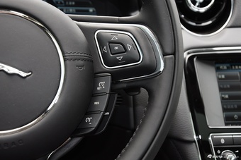 2015款捷豹XJL80周年版