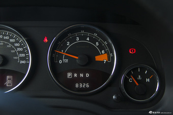 2014款指南者改款2.4L四驱豪华版