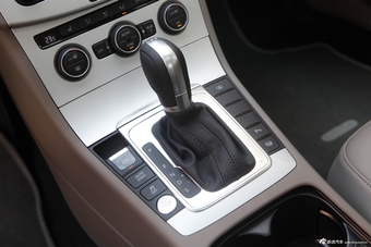 2013款迈腾2.0TSI尊贵型