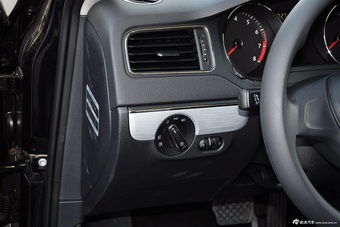 2015款速腾1.6L自动时尚型