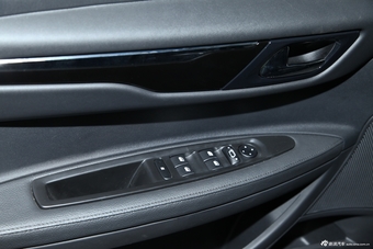 2013款世嘉三厢1.6L手动品尚型