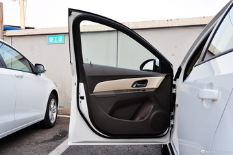 2015款科鲁兹1.5L经典 SE MT