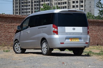 2016款瑞风M5 2.0T手动汽油商务版