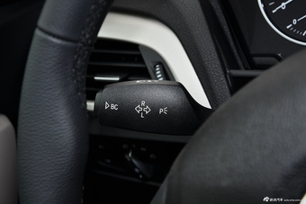 2014款宝马2系220i领先型