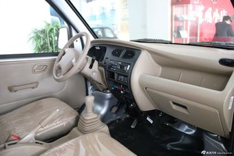 2012款小康K01座椅空间