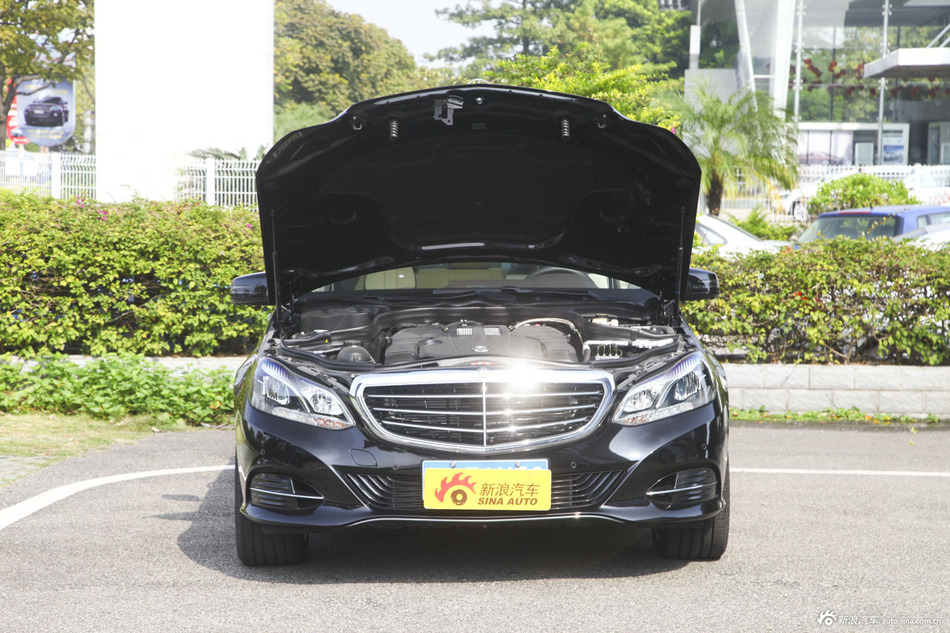 2015款奔驰E320L 3.0T自动4MATIC运动轿车