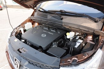 2015款宝骏730 1.8L手动舒适型