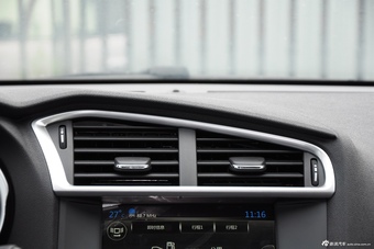 2015款雪铁龙C4L 1.6T自动尊贵版