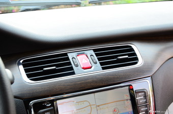 2014款和悦1.5L手动尊逸型实拍