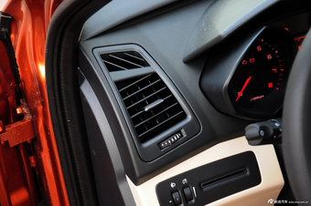 2013款风云2两厢实拍