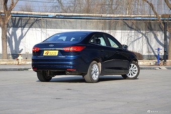 2015款福睿斯1.5L手动时尚型