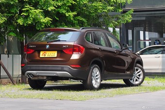 2015款宝马X1 sDrive18i时尚晋级版
