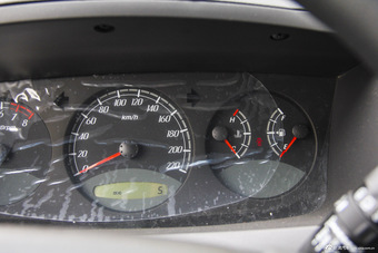 2014款荣威W5 1.8T自动两驱胜域特装版