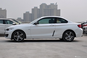 2014款宝马2系220i运动设计套装