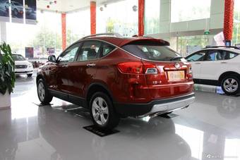 2015款奔腾X80 2.0L自动豪华型到店实拍