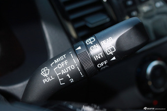 2015款马自达8到店实拍