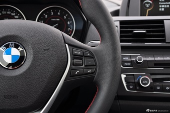 2014款宝马2系220i运动设计套装