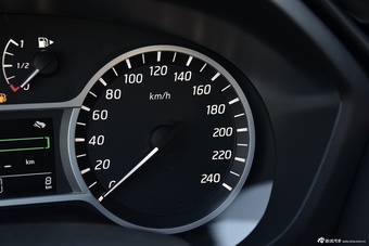 2016款蓝鸟1.6L自动智酷版