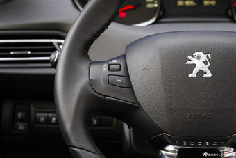 2015款东风标致308S 1.2T自动劲驰版