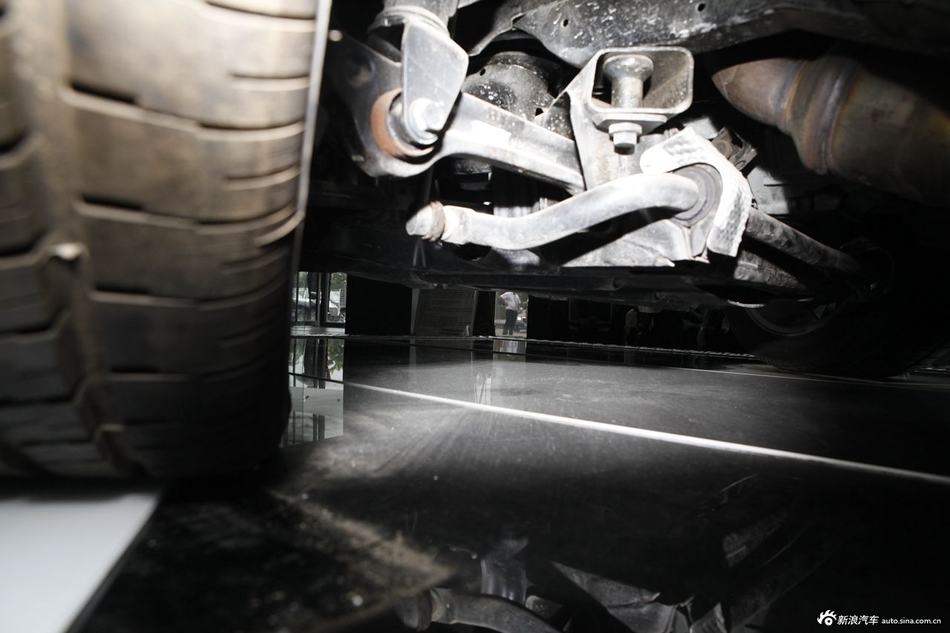 2013款克莱斯勒300C 3.6L自动尊享版