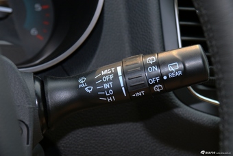 2015款萨瓦纳2.8T手动四驱柴油豪华版5座