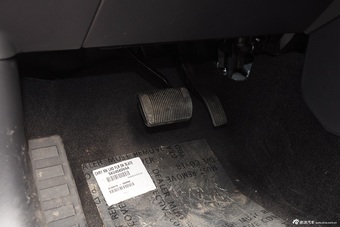 2015款指南者2.4L自动四驱舒适版