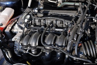 2015款福睿斯1.5L手动时尚型