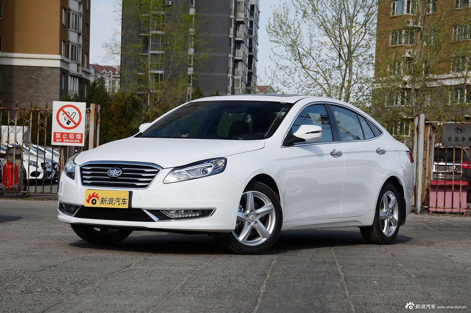 2016款奔腾B70 2.0L自动十周年纪念版