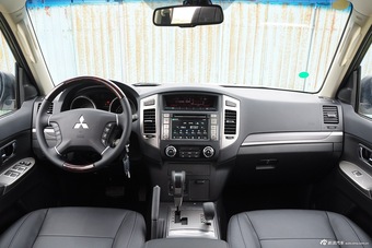 2016款帕杰罗（进口）3.0L自动尊贵版 国5