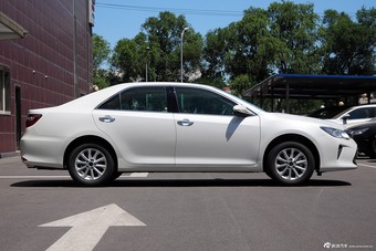 2015款凯美瑞2.0E精英版