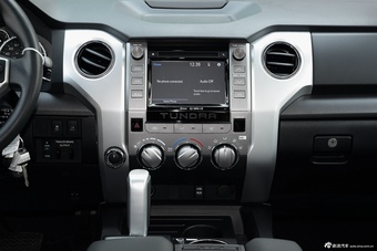 2016款坦途5.7L自动标准版