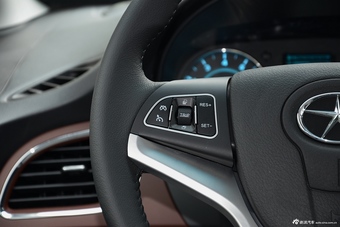 2016款瑞风M5 2.0T自动汽油公务版