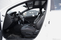 2016款奔腾B70 2.0L自动十周年纪念版