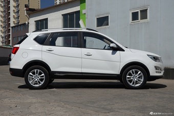 2016款宝骏560 1.8L手动舒适型