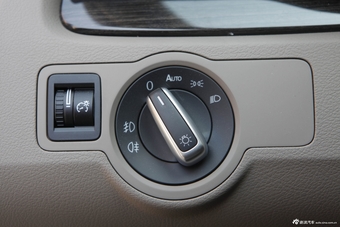 2013款迈腾2.0TSI尊贵型