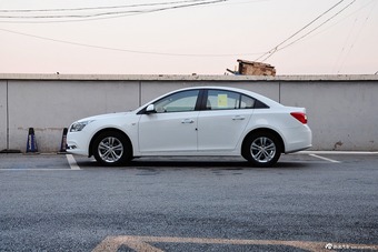 2015款科鲁兹1.5L经典 SE MT