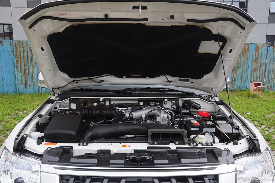 2016款帕杰罗（进口）3.0L自动尊贵版 国5