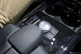 2014款奔驰E级内饰