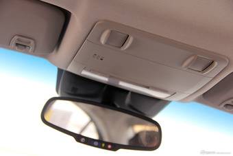 2012款科鲁兹1.6SE手自一体舒适版