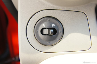 2010款新赛欧三厢1.2L手动时尚版