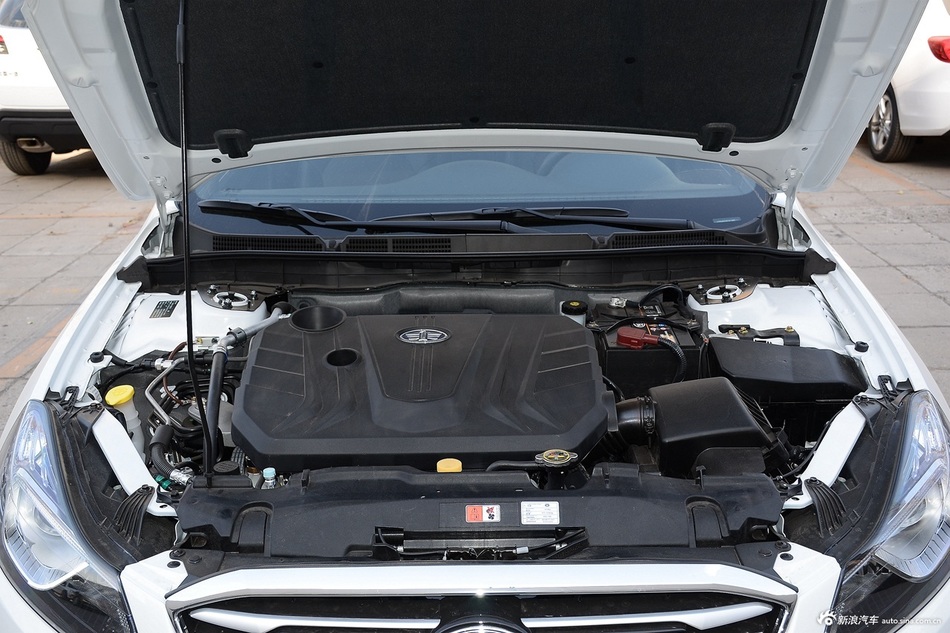 2016款奔腾B70 2.0L自动十周年纪念版