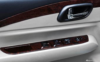 2011款野马F10官方图