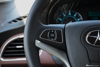 2016款瑞风M5 2.0T手动汽油商务版